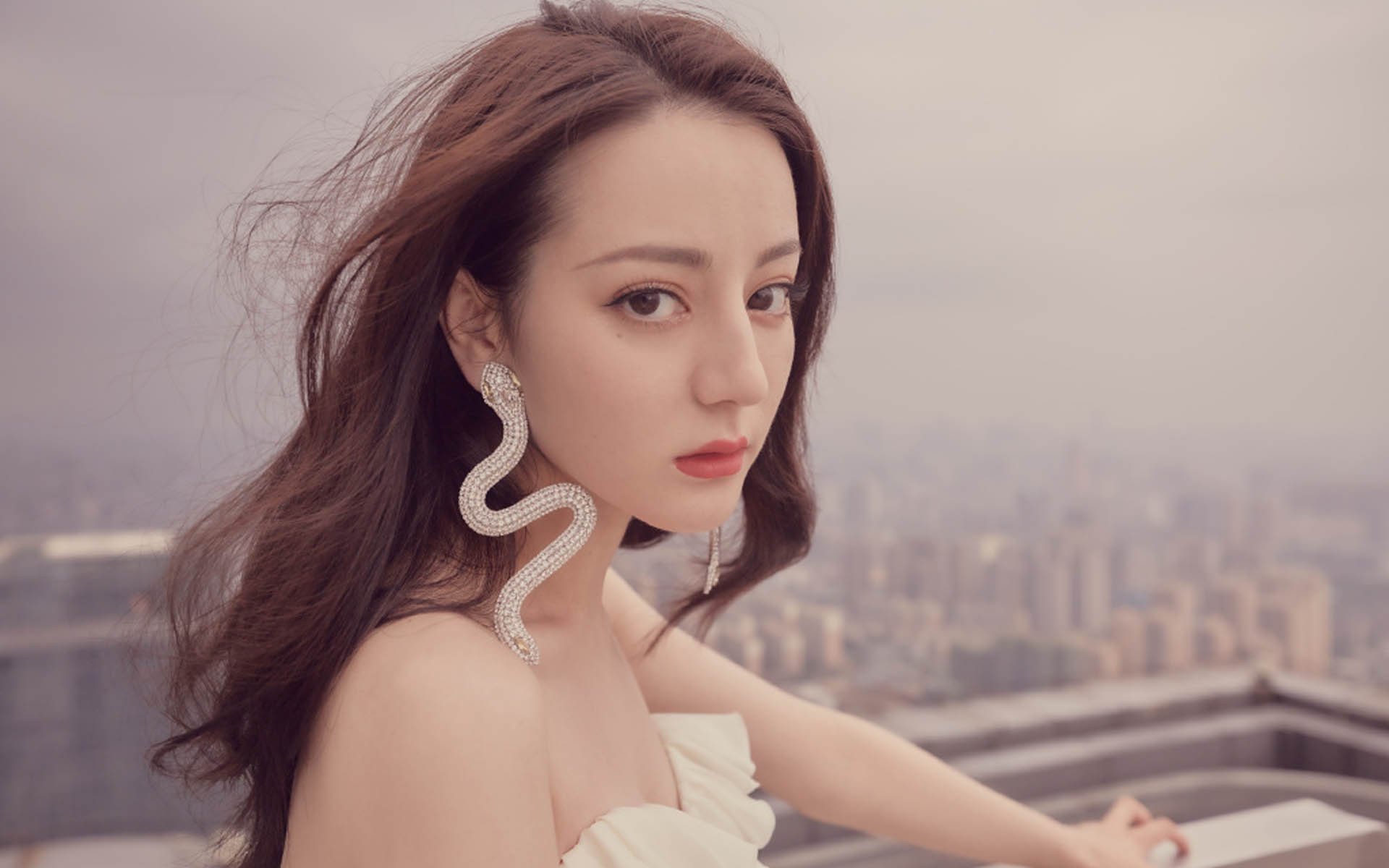 球员如何在防守端避免换防失位,怎样防守控球队员