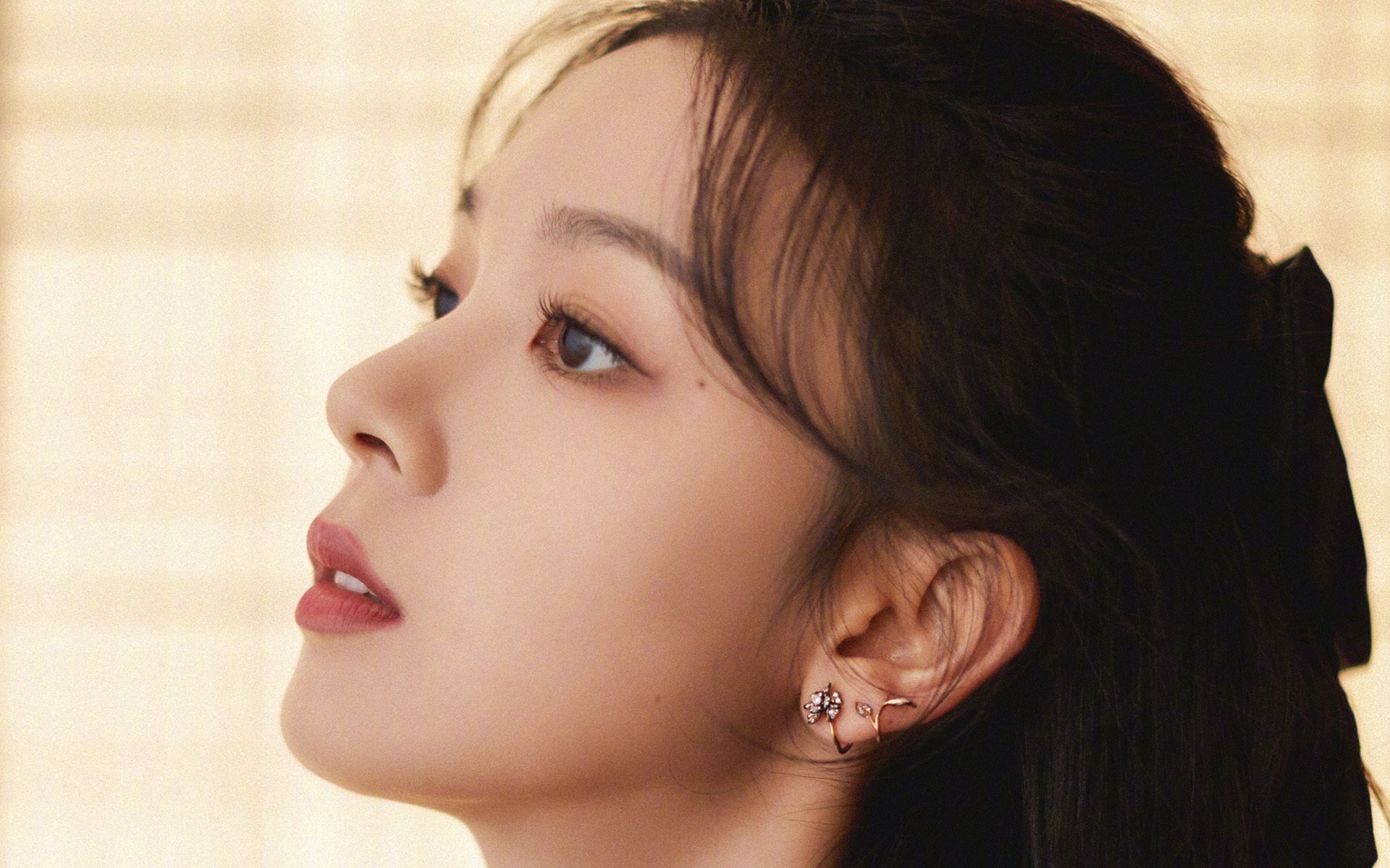 陈佳夺金后向佩拉卡尼致意，陈佳演出视频